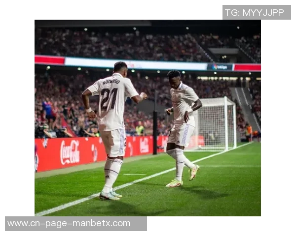 拉菲尼亚在社交媒体上向阿尔巴致敬感慨曾共战球场的荣耀时刻 拉菲尼亚在社交媒体上向阿尔巴致敬感慨曾共战球场的荣耀时刻